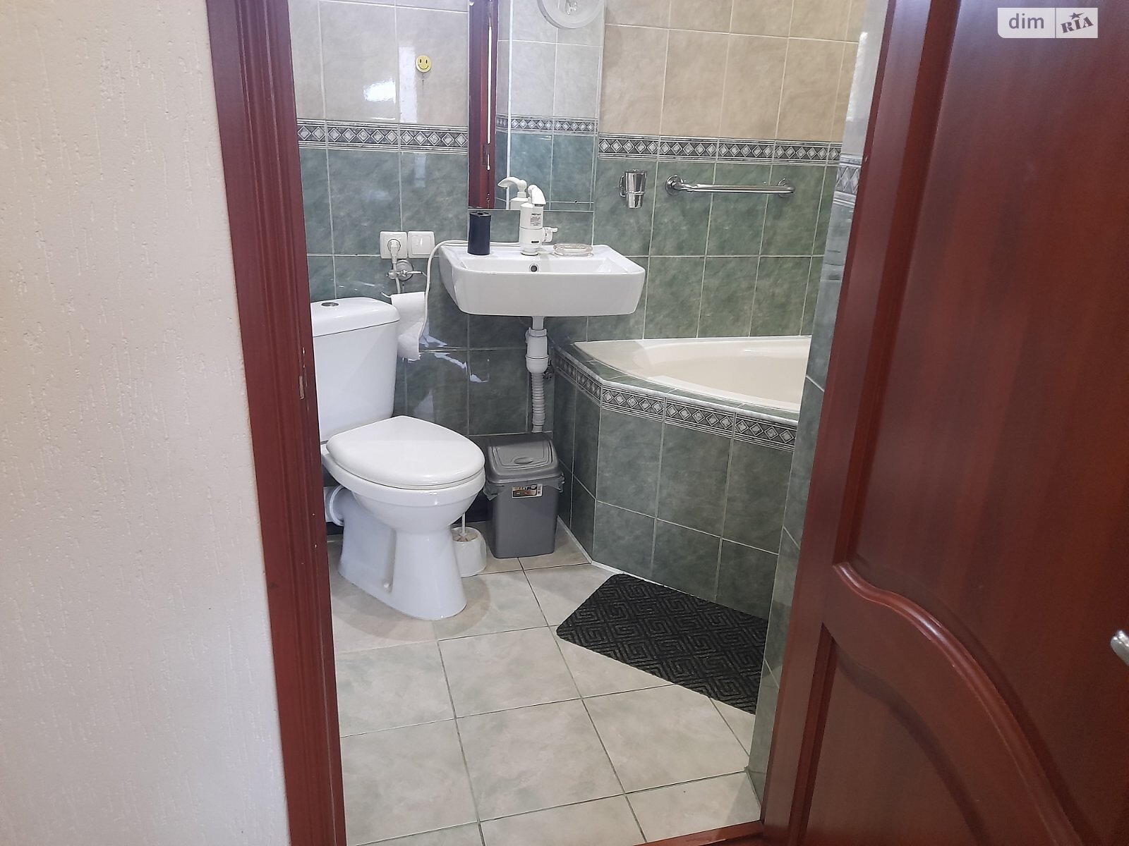 одноповерховий будинок, 100 кв. м, цегла. Здається помісячно в Сваляві фото 1 одноповерховий будинок, 100 кв. м, цегла. Здається помісячно в Сваляві фото 1