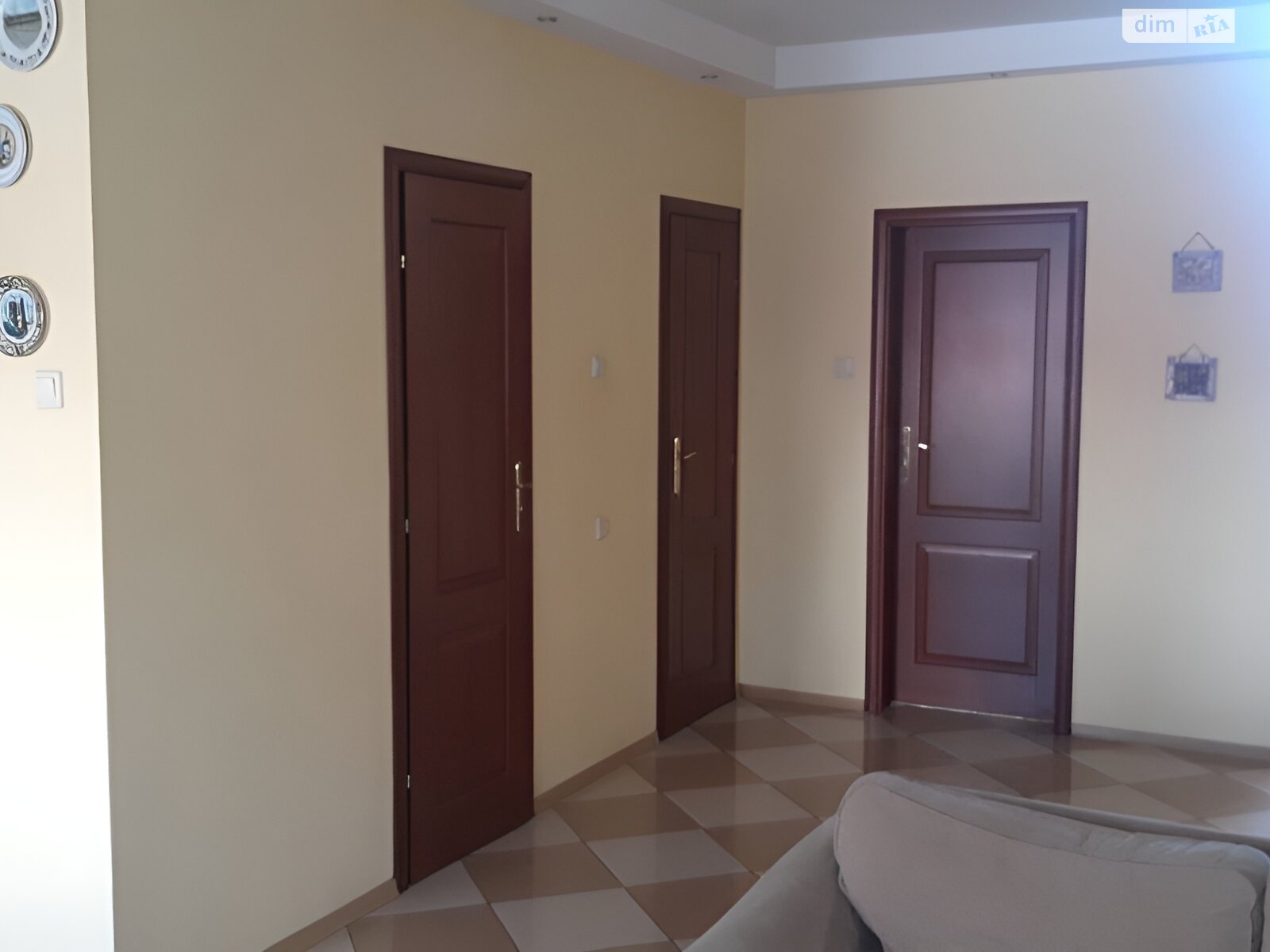 двоповерховий будинок з гаражем, 200 кв. м, цегла. Здається помісячно в Тарасівці фото 1 двоповерховий будинок з гаражем, 200 кв. м, цегла. Здається помісячно в Тарасівці фото 1