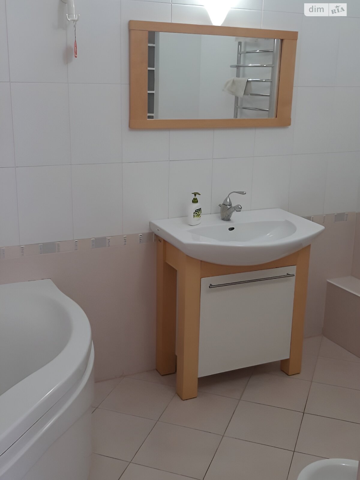 двоповерховий будинок з гаражем, 200 кв. м, цегла. Здається помісячно в Тарасівці фото 1 двоповерховий будинок з гаражем, 200 кв. м, цегла. Здається помісячно в Тарасівці фото 1