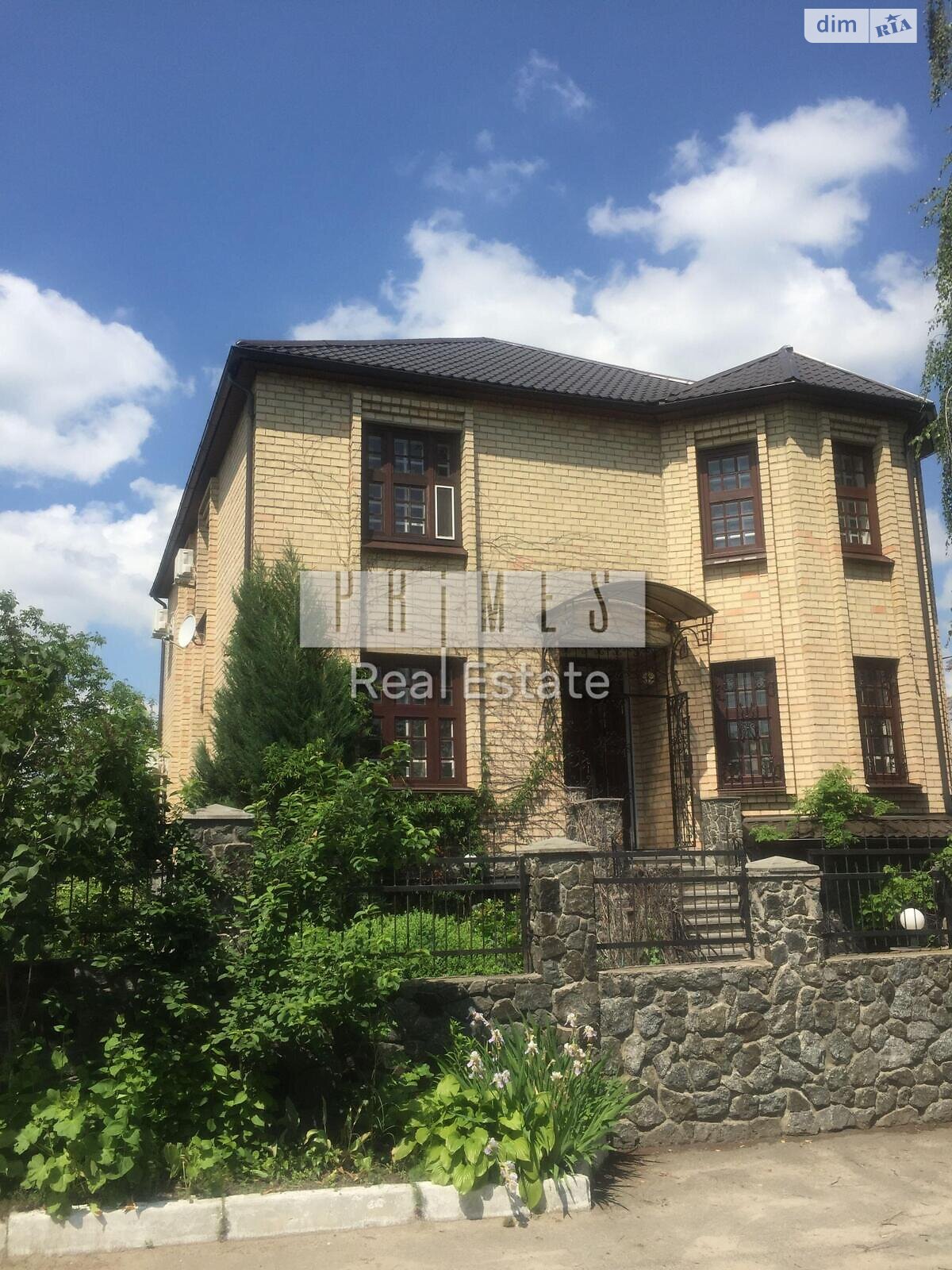 триповерховий будинок з гаражем, 360 кв. м, цегла. Здається помісячно в Тарасівці фото 1 триповерховий будинок з гаражем, 360 кв. м, цегла. Здається помісячно в Тарасівці фото 1