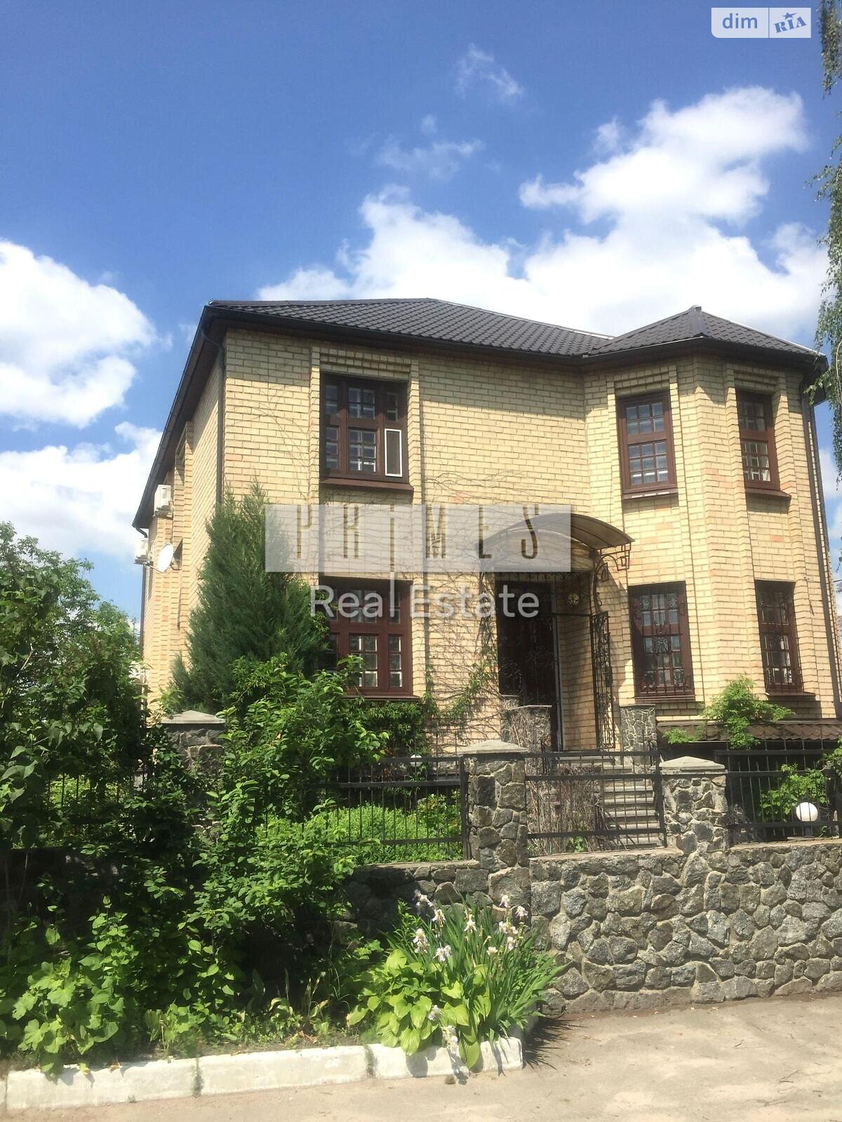 триповерховий будинок з гаражем, 360 кв. м, цегла. Здається помісячно в Тарасівці фото 1 триповерховий будинок з гаражем, 360 кв. м, цегла. Здається помісячно в Тарасівці фото 1