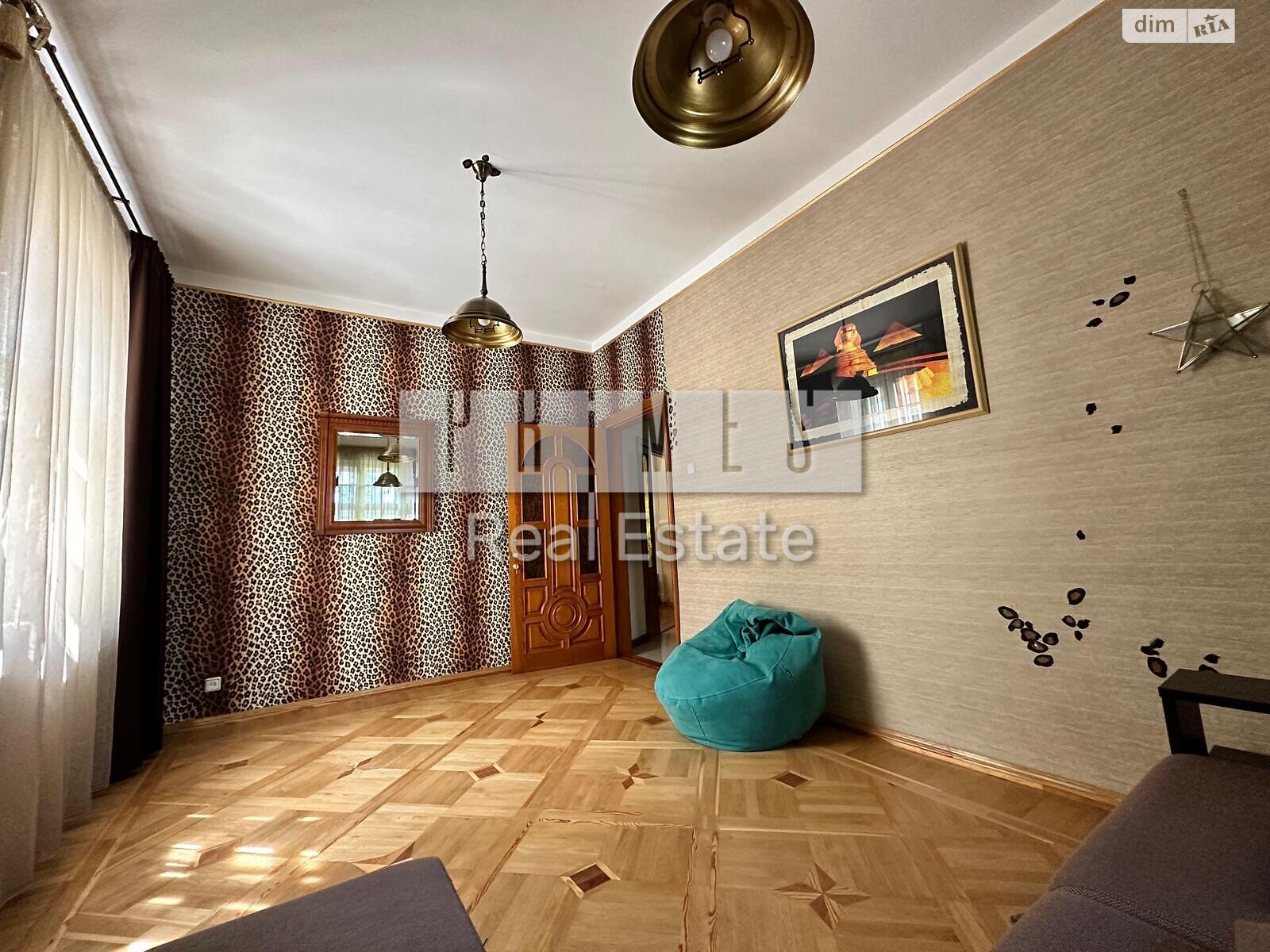 триповерховий будинок з гаражем, 360 кв. м, цегла. Здається помісячно в Тарасівці фото 1 триповерховий будинок з гаражем, 360 кв. м, цегла. Здається помісячно в Тарасівці фото 1
