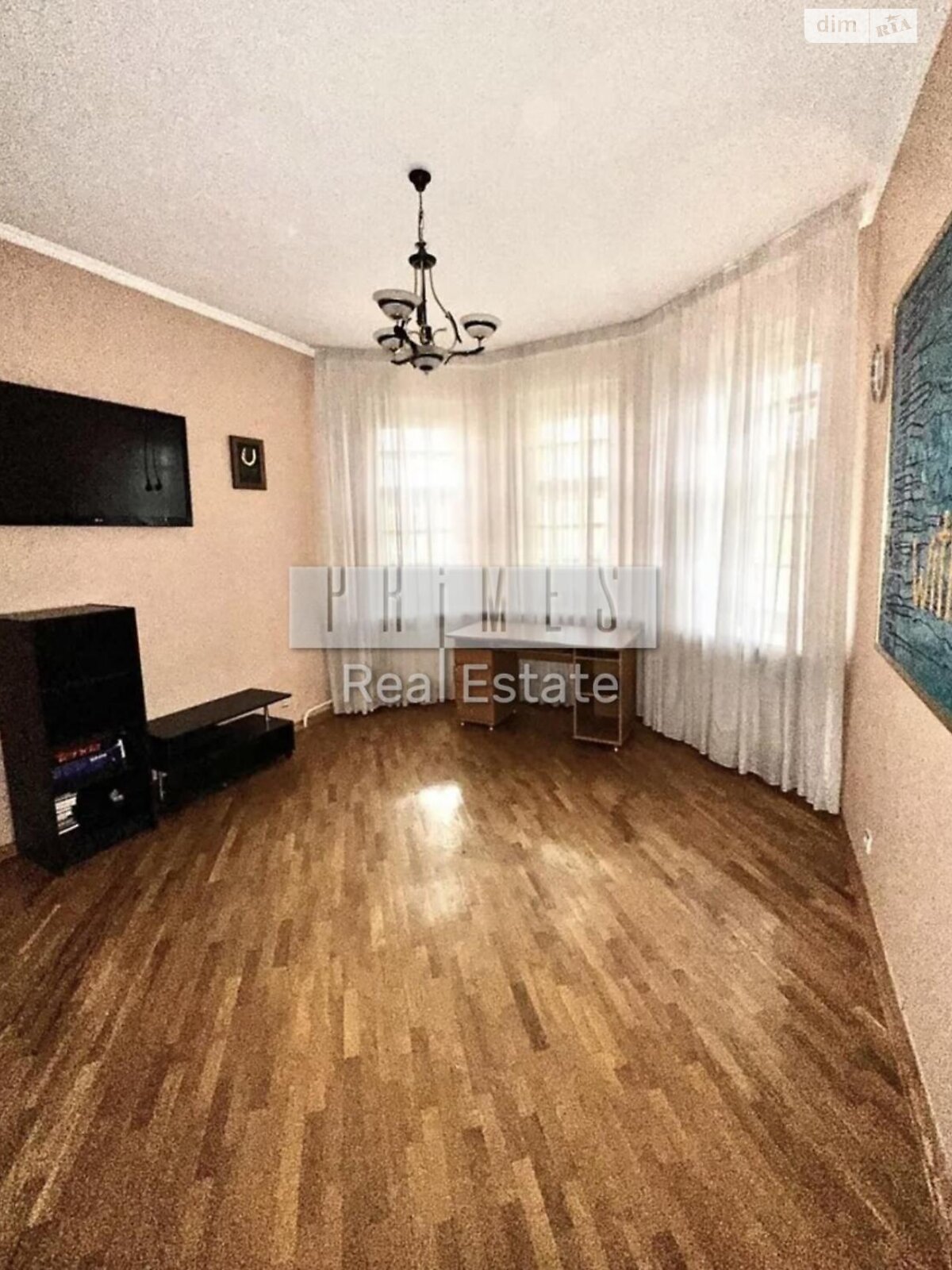 триповерховий будинок з гаражем, 360 кв. м, цегла. Здається помісячно в Тарасівці фото 1 триповерховий будинок з гаражем, 360 кв. м, цегла. Здається помісячно в Тарасівці фото 1