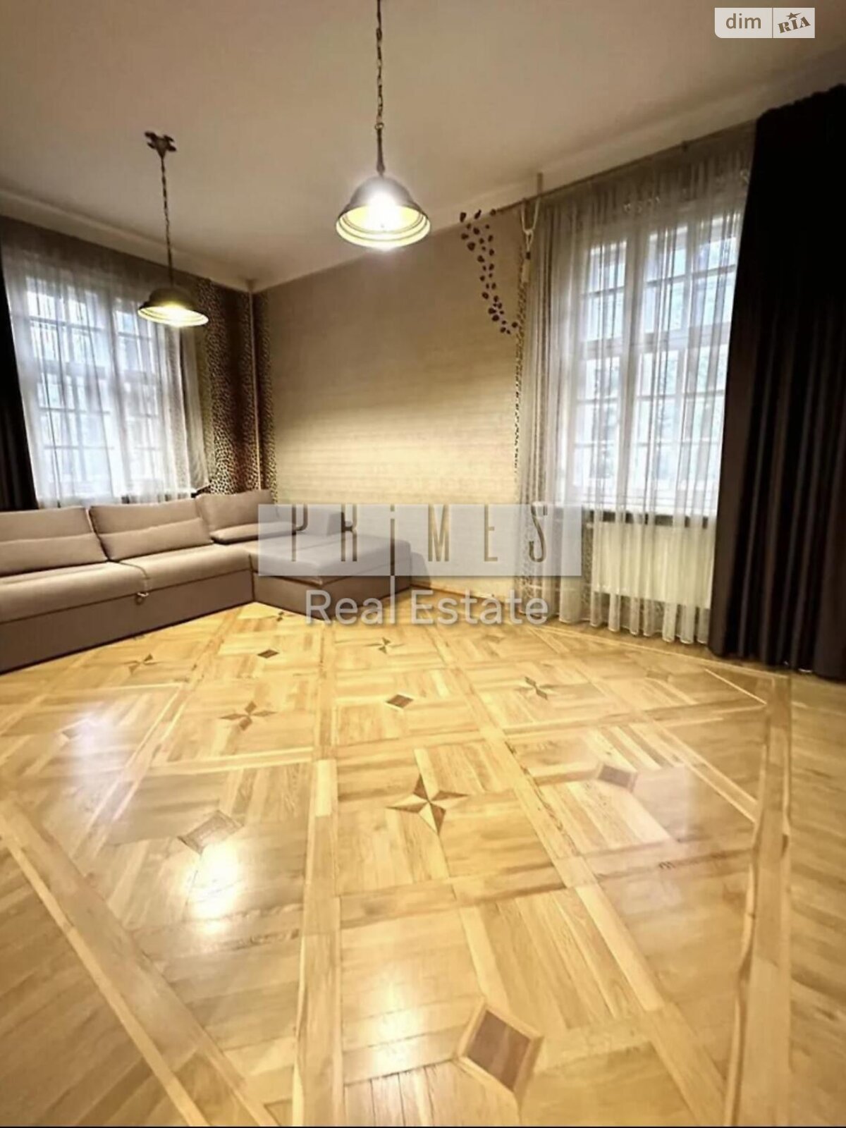 триповерховий будинок з гаражем, 360 кв. м, цегла. Здається помісячно в Тарасівці фото 1 триповерховий будинок з гаражем, 360 кв. м, цегла. Здається помісячно в Тарасівці фото 1