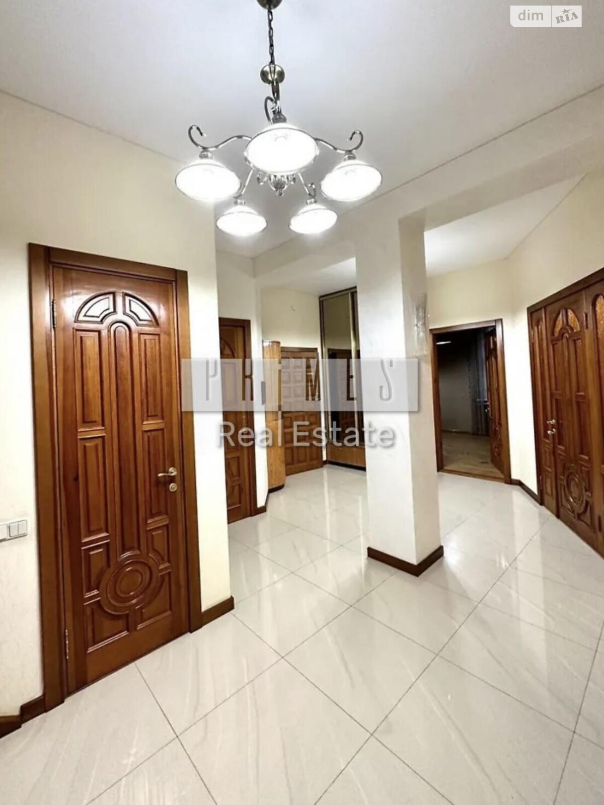 триповерховий будинок з гаражем, 360 кв. м, цегла. Здається помісячно в Тарасівці фото 1 триповерховий будинок з гаражем, 360 кв. м, цегла. Здається помісячно в Тарасівці фото 1