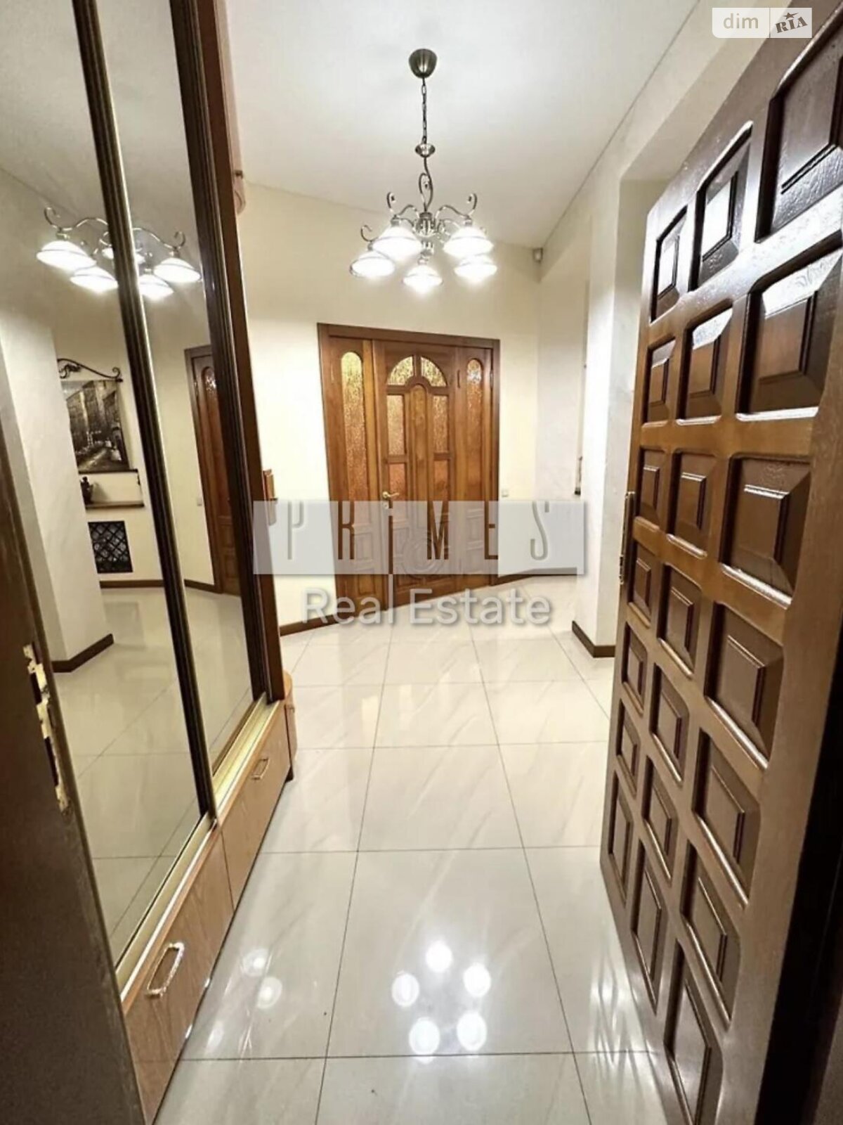 триповерховий будинок з гаражем, 360 кв. м, цегла. Здається помісячно в Тарасівці фото 1 триповерховий будинок з гаражем, 360 кв. м, цегла. Здається помісячно в Тарасівці фото 1