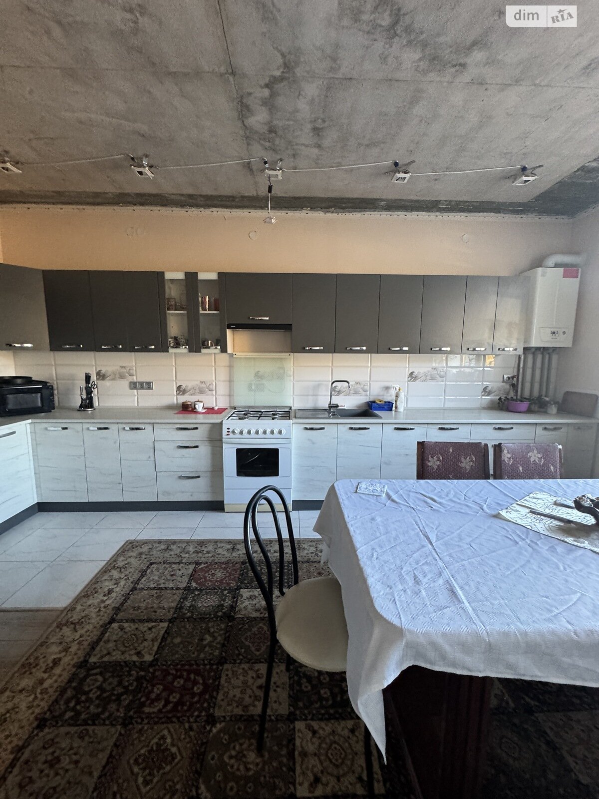 двухэтажный дом, 90 кв. м, кирпич. Сдается помесячно в Тернополе, в районе Аляска фото 1 двухэтажный дом, 90 кв. м, кирпич. Сдается помесячно в Тернополе, в районе Аляска фото 1