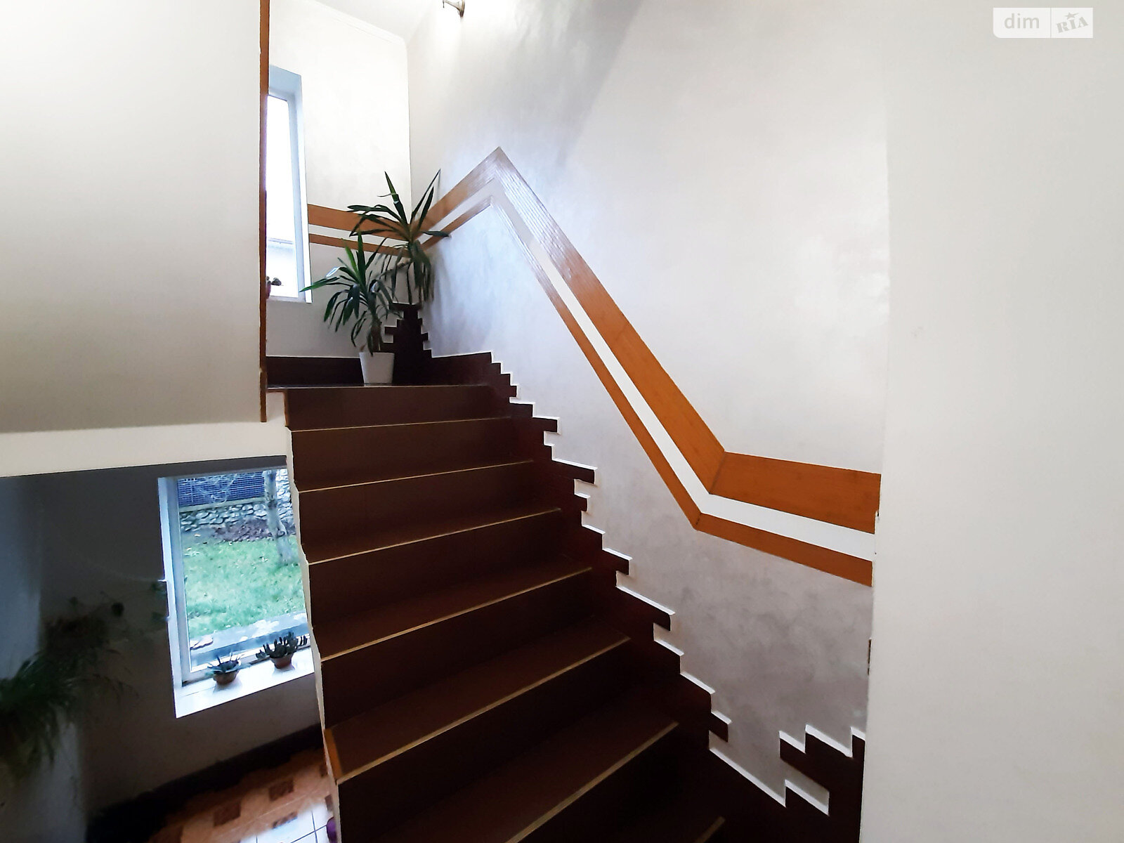 двухэтажный дом, 250 кв. м, кирпич. Сдается помесячно в Тернополе, в районе Аляска фото 1 двухэтажный дом, 250 кв. м, кирпич. Сдается помесячно в Тернополе, в районе Аляска фото 1