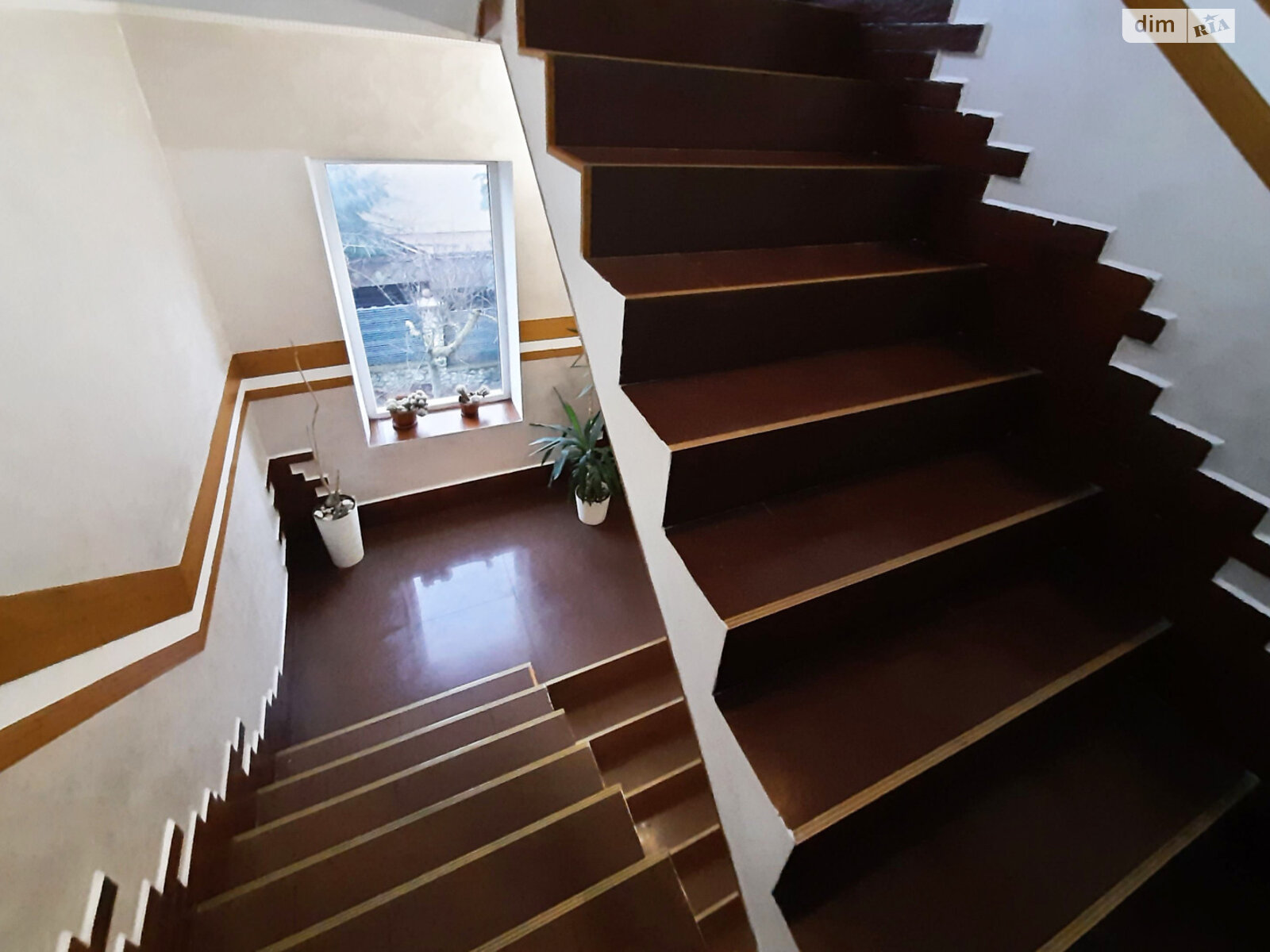 двухэтажный дом, 250 кв. м, кирпич. Сдается помесячно в Тернополе, в районе Аляска фото 1 двухэтажный дом, 250 кв. м, кирпич. Сдается помесячно в Тернополе, в районе Аляска фото 1