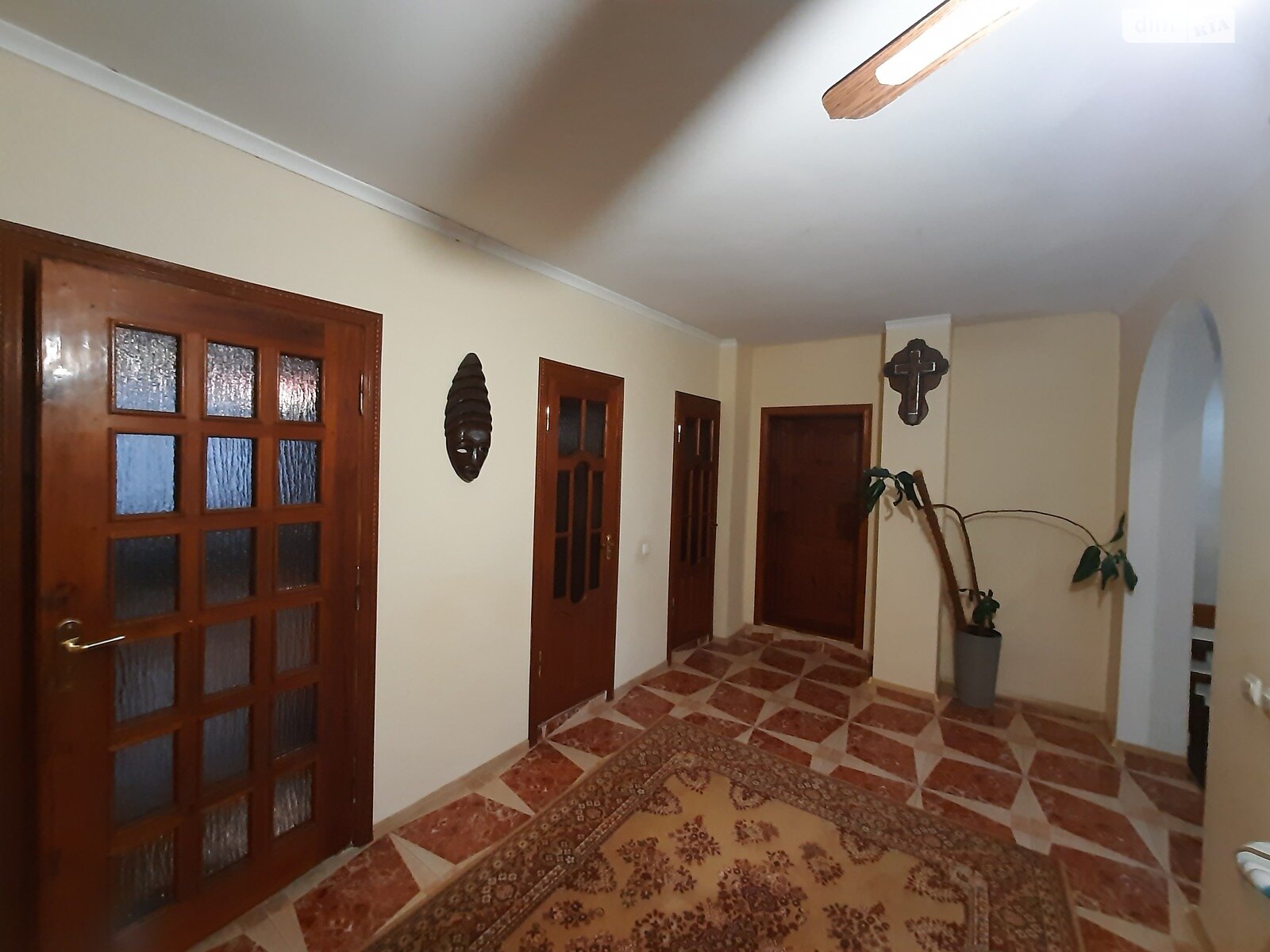 двухэтажный дом, 250 кв. м, кирпич. Сдается помесячно в Тернополе, в районе Аляска фото 1 двухэтажный дом, 250 кв. м, кирпич. Сдается помесячно в Тернополе, в районе Аляска фото 1