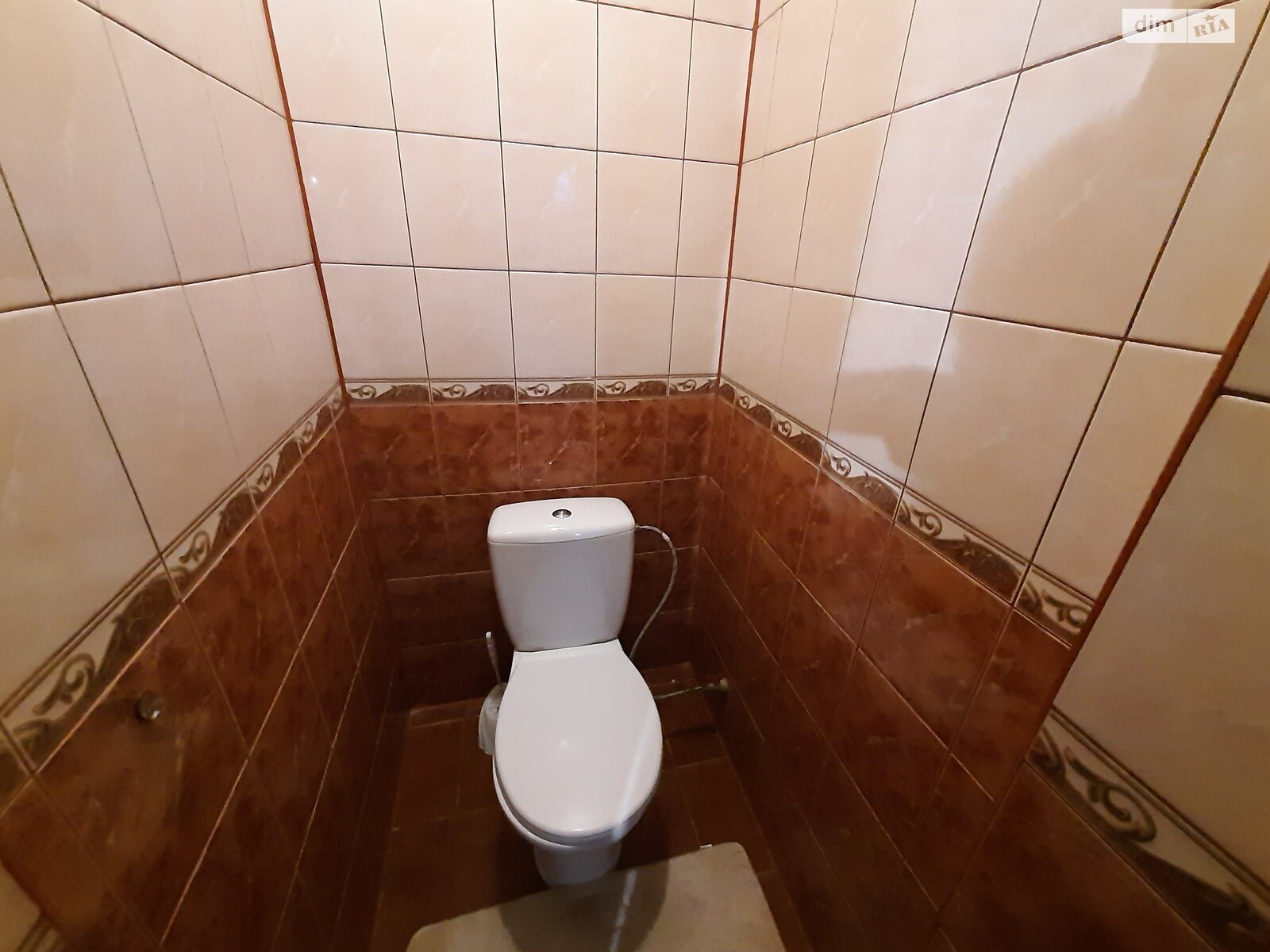 двухэтажный дом, 250 кв. м, кирпич. Сдается помесячно в Тернополе, в районе Аляска фото 1 двухэтажный дом, 250 кв. м, кирпич. Сдается помесячно в Тернополе, в районе Аляска фото 1