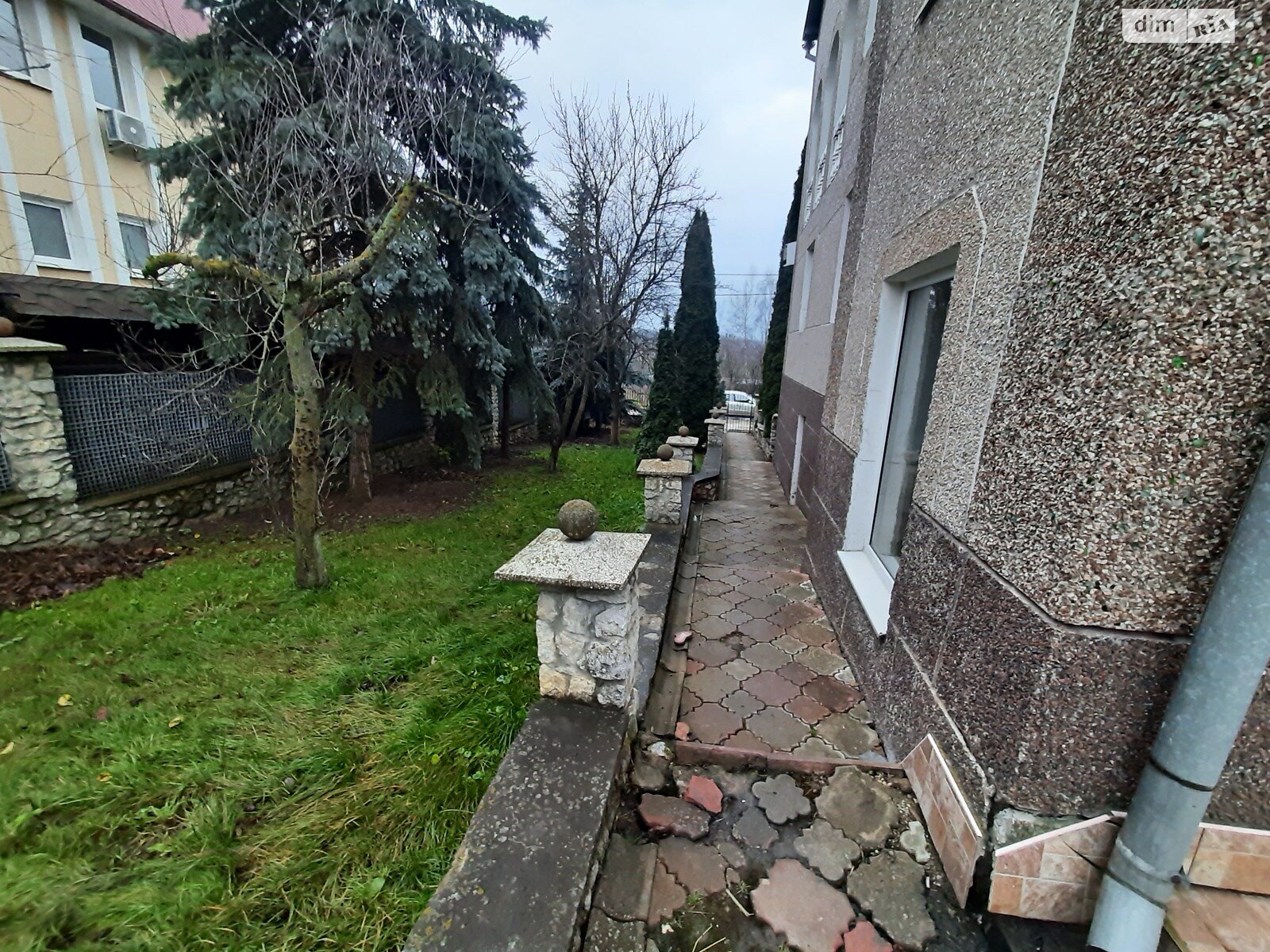 двухэтажный дом, 250 кв. м, кирпич. Сдается помесячно в Тернополе, в районе Аляска фото 1 двухэтажный дом, 250 кв. м, кирпич. Сдается помесячно в Тернополе, в районе Аляска фото 1