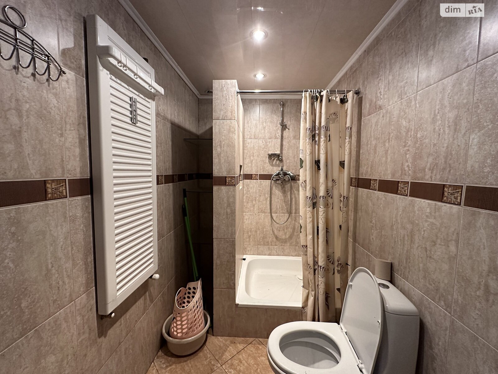 одноповерховий будинок з гаражем, 40 кв. м, цегла. Здається помісячно в Тернополі, в районі Кутківці фото 1 однопроверховий будинок з гаражем, 40 кв. м, цегла. Здається помісячно в Тернополі, в районі Кутківці фото 1