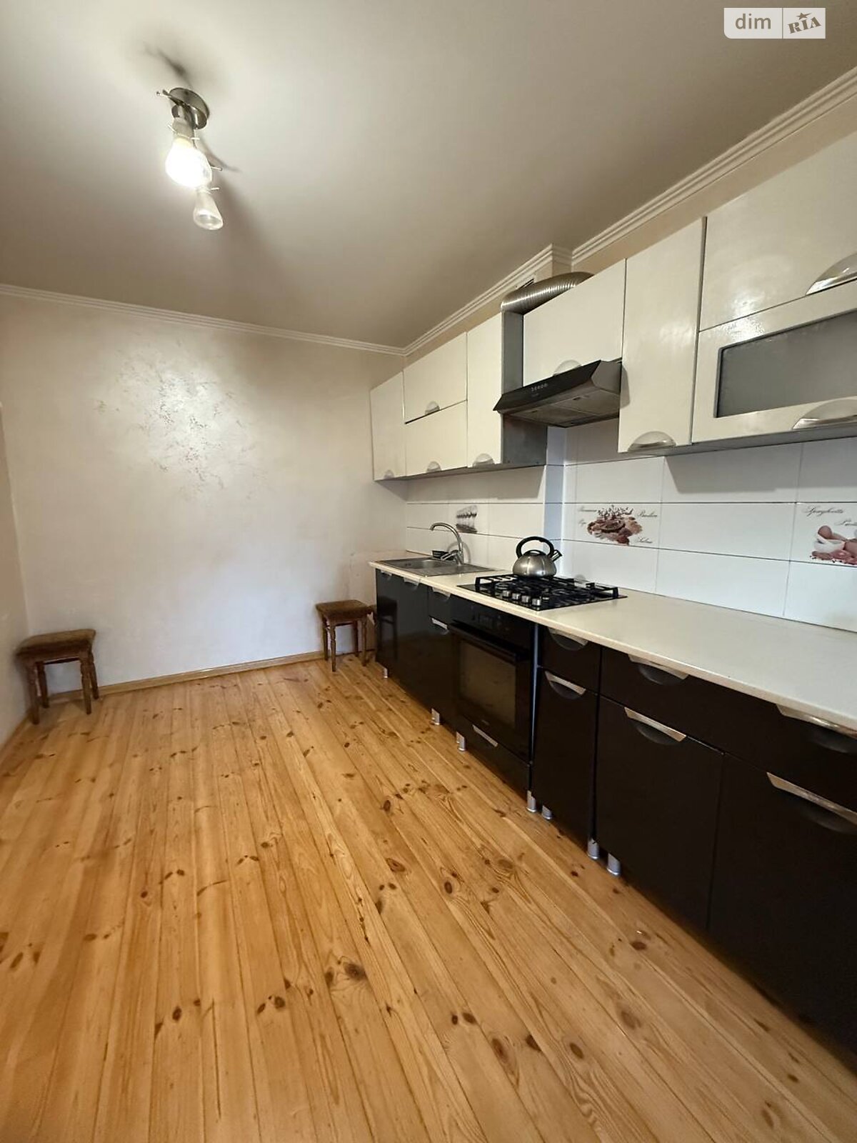 двухэтажный дом, 110 кв. м, кирпич. Сдается помесячно в Тернополе, в районе Оболоня фото 1 двухэтажный дом, 110 кв. м, кирпич. Сдается помесячно в Тернополе, в районе Оболоня фото 1