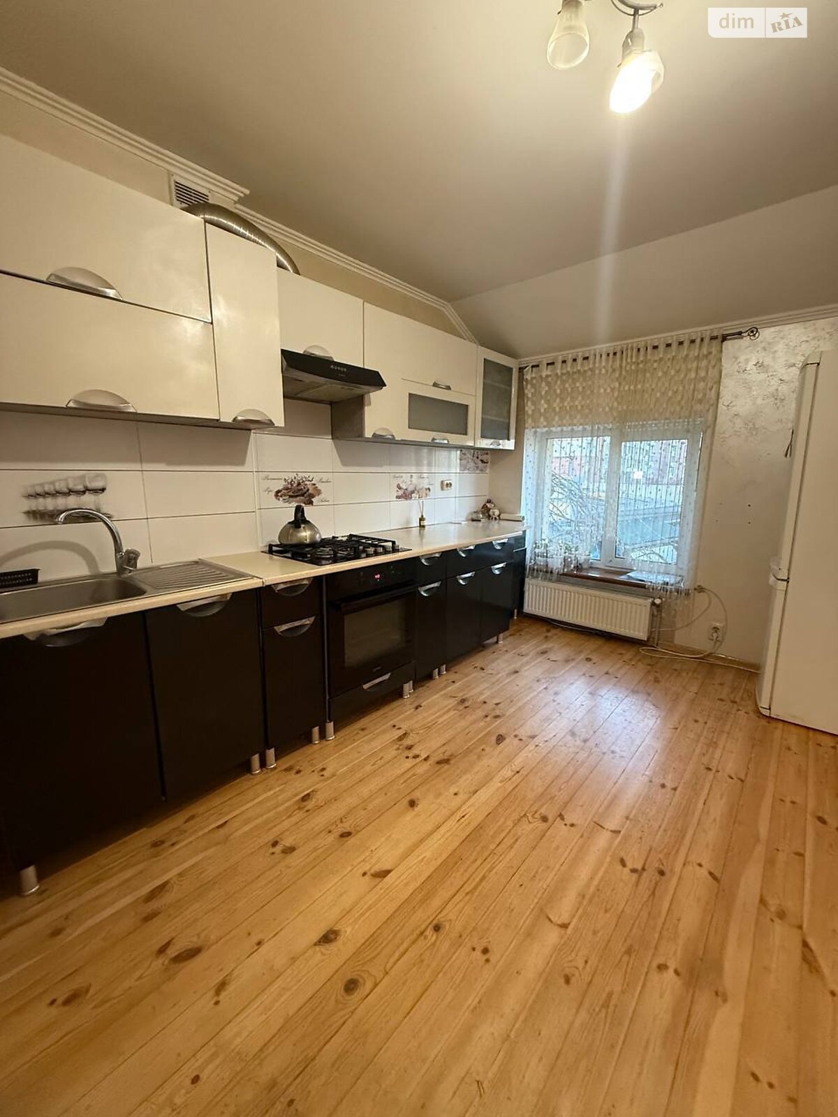 двухэтажный дом, 110 кв. м, кирпич. Сдается помесячно в Тернополе, в районе Оболоня фото 1 двухэтажный дом, 110 кв. м, кирпич. Сдается помесячно в Тернополе, в районе Оболоня фото 1