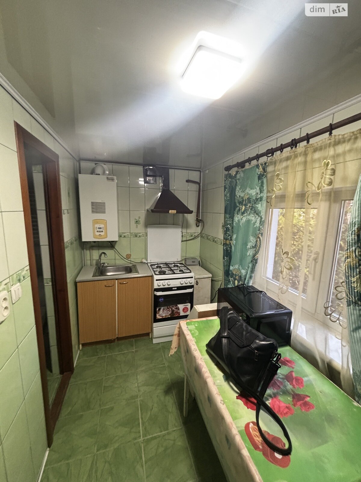 одноэтажный дом, 36 кв. м, кирпич. Сдается помесячно в Тернополе фото 1 одноэтажный дом, 36 кв. м, кирпич. Сдается помесячно в Тернополе фото 1