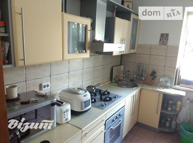 двухэтажный дом с камином, 200 кв. м, кирпич. Сдается помесячно в Тернополе, в районе Схидный фото 1 двухэтажный дом с камином, 200 кв. м, кирпич. Сдается помесячно в Тернополе, в районе Схидный фото 1
