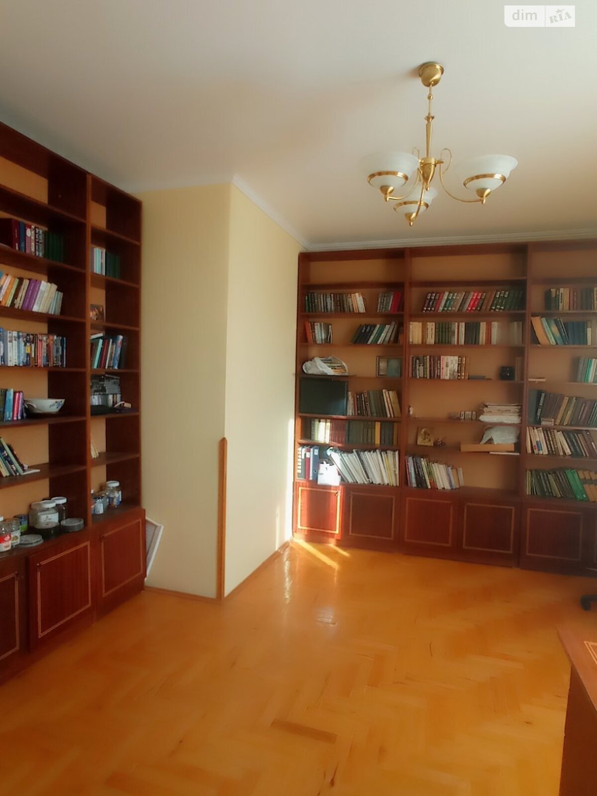 двоповерховий будинок з гаражем, 170 кв. м, цегла. Здається помісячно в Тернополі, в районі Центр фото 1 двопроверховий будинок з гаражем, 170 кв. м, цегла. Здається помісячно в Тернополі, в районі Центр фото 1