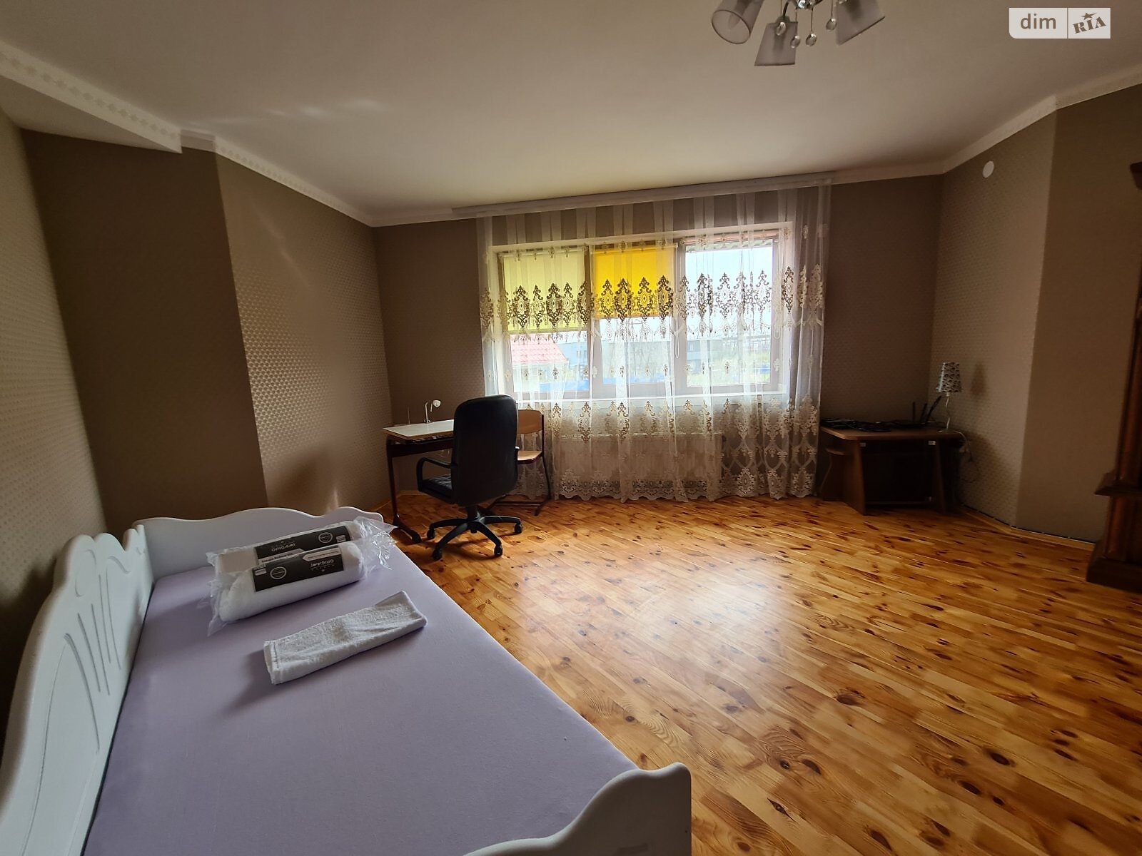 двухэтажный дом, 160 кв. м, кирпич. Сдается помесячно в Ужгороде фото 1