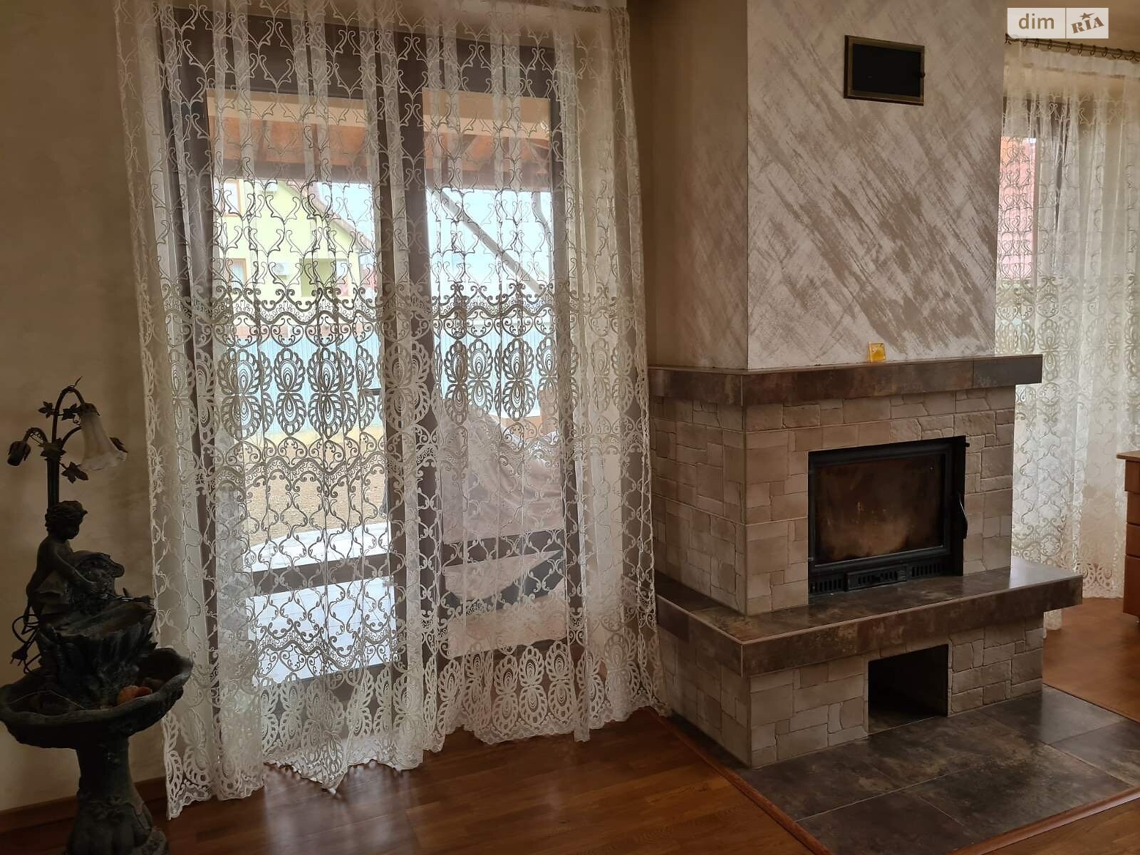 двухэтажный дом, 160 кв. м, кирпич. Сдается помесячно в Ужгороде фото 1