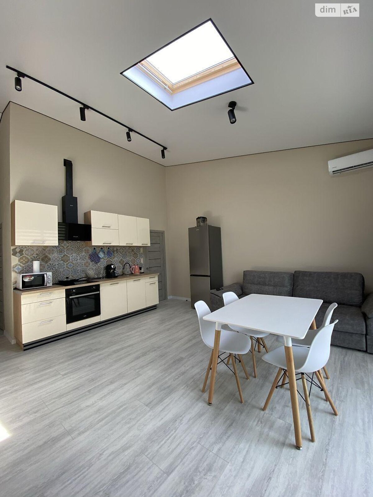 одноповерховий будинок, 55 кв. м, цегла. Здається помісячно в Ужгороді, в районі БАМ фото 1 однопроверховий будинок, 55 кв. м, цегла. Здається помісячно в Ужгороді, в районі БАМ фото 1