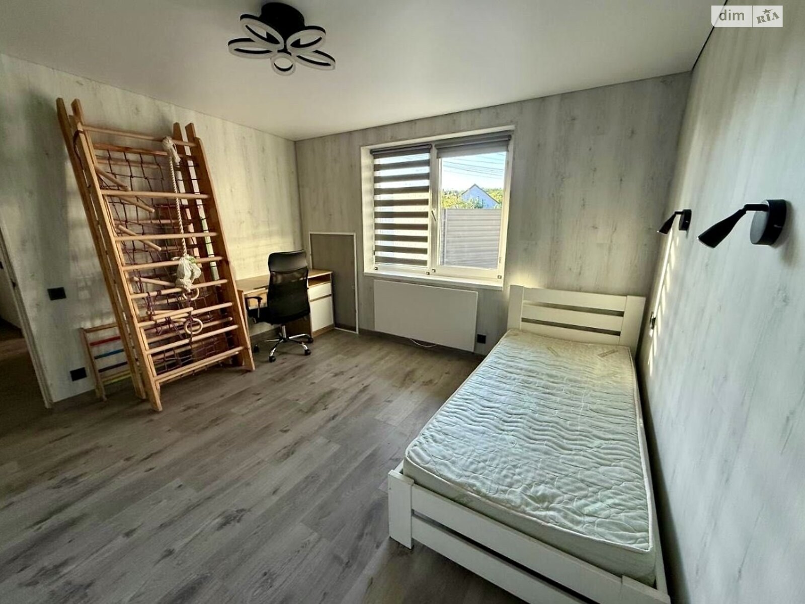 одноэтажный дом с мебелью, 65 кв. м, кирпич. Сдается помесячно в Ужгороде, в районе Червеница фото 1