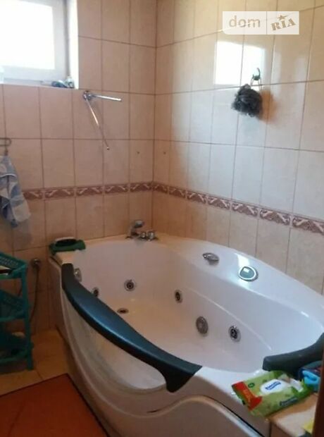 одноэтажный дом с ремонтом, 150 кв. м, кирпич. Сдается помесячно в село Доманинцы, Закарпатская обл. фото 1 одноэтажный дом с ремонтом, 150 кв. м, кирпич. Сдается помесячно в село Доманинцы, Закарпатская обл. фото 1