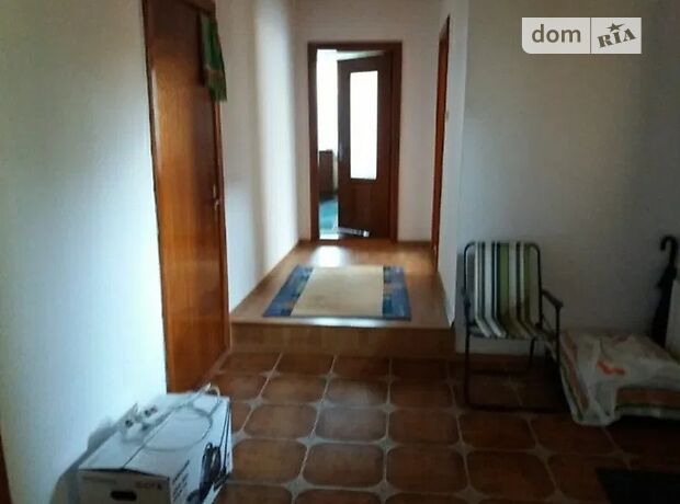 одноэтажный дом с ремонтом, 150 кв. м, кирпич. Сдается помесячно в село Доманинцы, Закарпатская обл. фото 1 одноэтажный дом с ремонтом, 150 кв. м, кирпич. Сдается помесячно в село Доманинцы, Закарпатская обл. фото 1