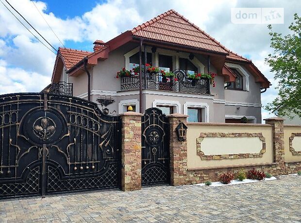 двухэтажный дом с балконом, 250 кв. м, кирпич. Сдается помесячно в село Холмок, Закарпатская обл. фото 1 двухэтажный дом с балконом, 250 кв. м, кирпич. Сдается помесячно в село Холмок, Закарпатская обл. фото 1