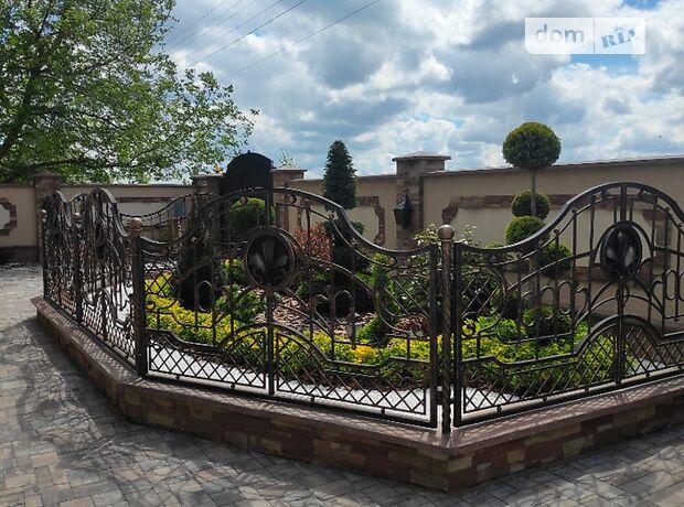 двухэтажный дом с балконом, 250 кв. м, кирпич. Сдается помесячно в село Холмок, Закарпатская обл. фото 1 двухэтажный дом с балконом, 250 кв. м, кирпич. Сдается помесячно в село Холмок, Закарпатская обл. фото 1