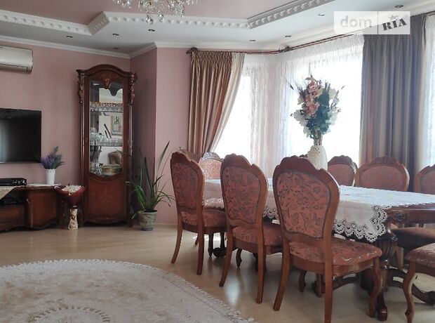 двухэтажный дом с балконом, 250 кв. м, кирпич. Сдается помесячно в село Холмок, Закарпатская обл. фото 1 двухэтажный дом с балконом, 250 кв. м, кирпич. Сдается помесячно в село Холмок, Закарпатская обл. фото 1