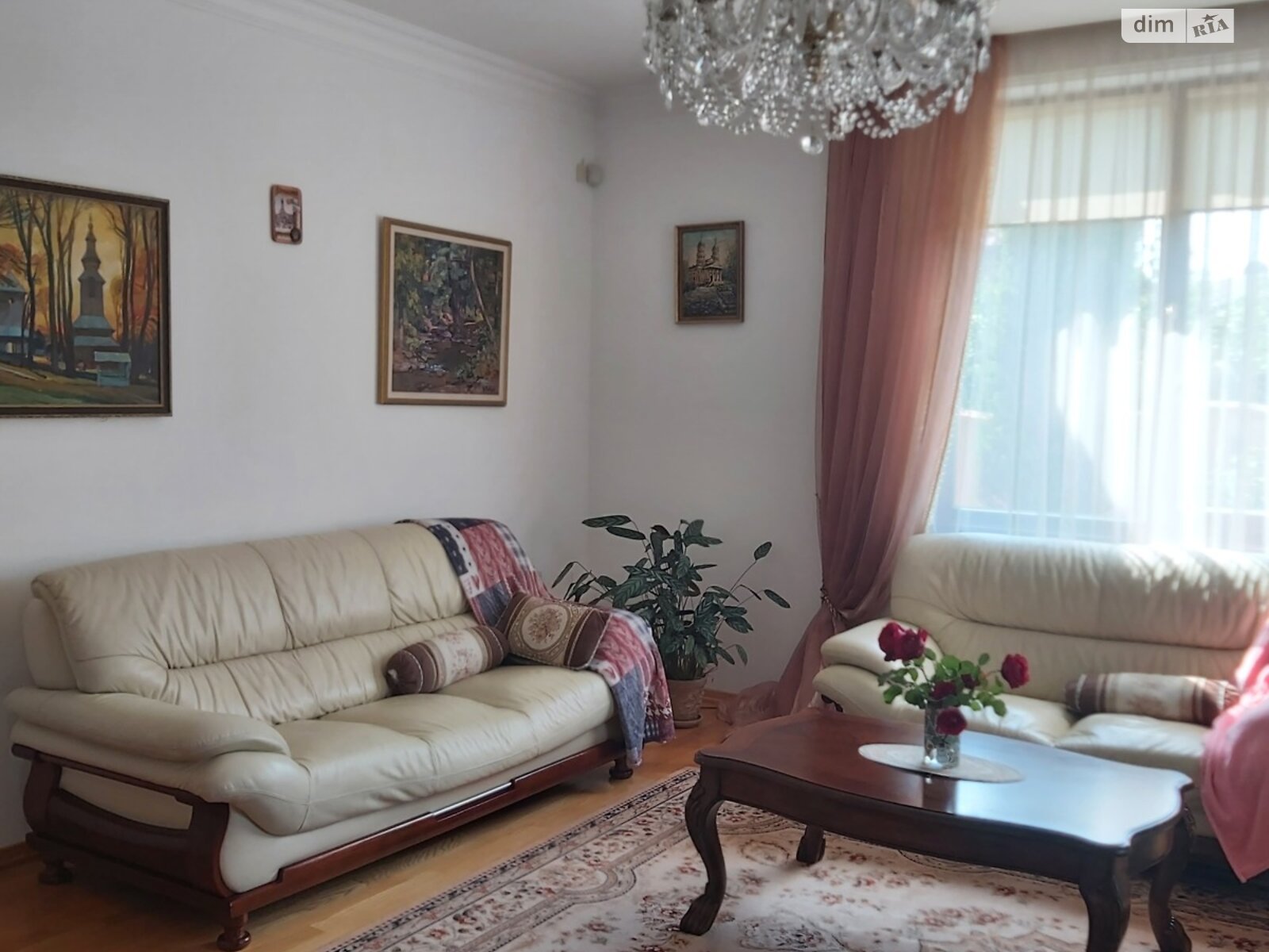 двухэтажный дом, 255 кв. м, кирпич. Сдается помесячно в Ужгороде фото 1 двухэтажный дом, 255 кв. м, кирпич. Сдается помесячно в Ужгороде фото 1