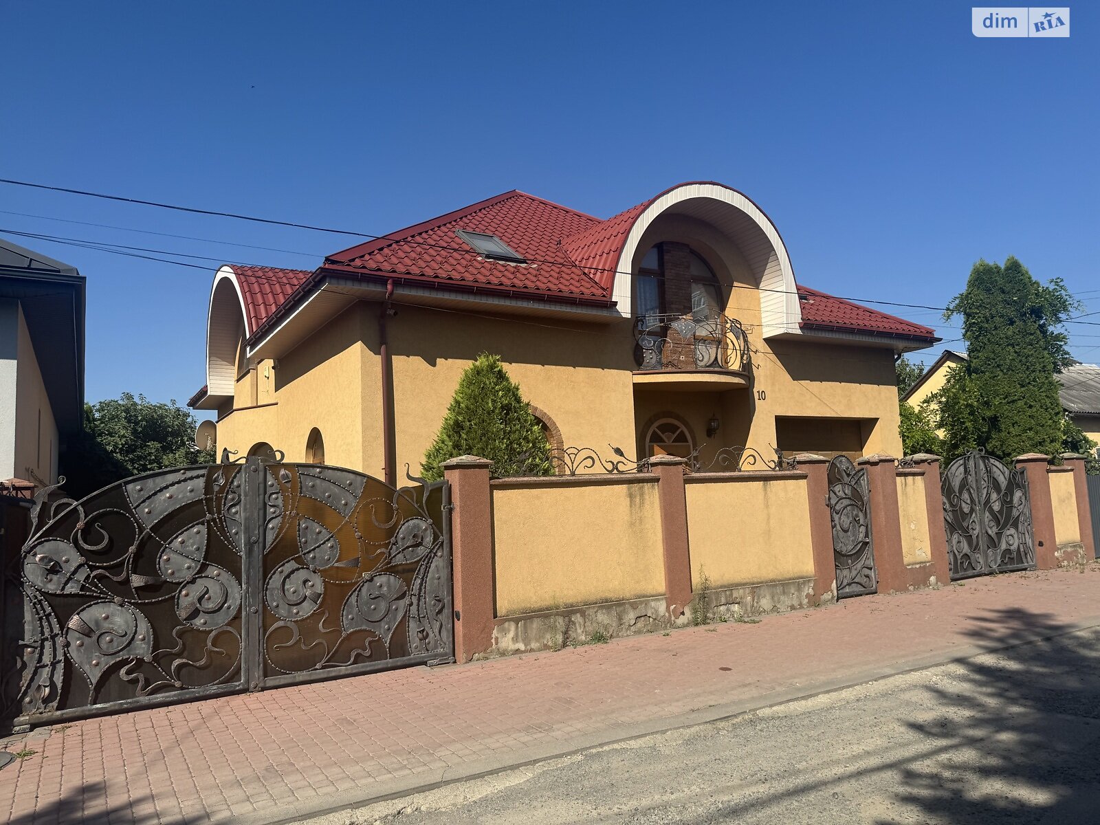 двухэтажный дом, 200 кв. м, кирпич. Сдается помесячно в Ужгороде, в районе Новый фото 1 двухэтажный дом, 200 кв. м, кирпич. Сдается помесячно в Ужгороде, в районе Новый фото 1