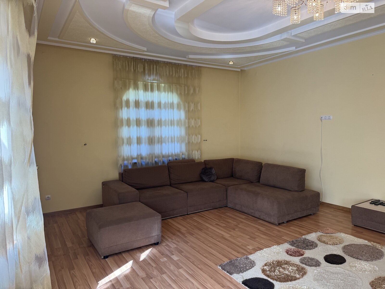 двухэтажный дом, 200 кв. м, кирпич. Сдается помесячно в Ужгороде, в районе Новый фото 1 двухэтажный дом, 200 кв. м, кирпич. Сдается помесячно в Ужгороде, в районе Новый фото 1