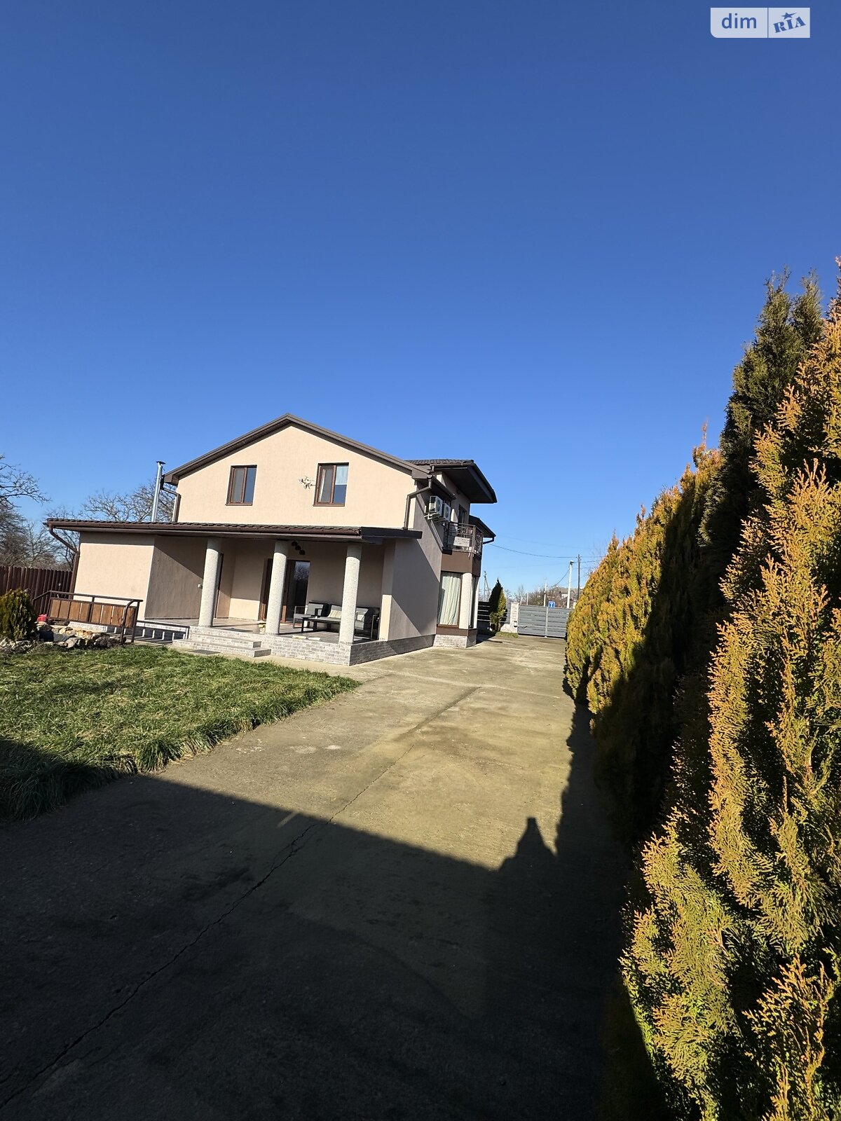 двухэтажный дом с мебелью, 140 кв. м, кирпич. Сдается помесячно в Ужгороде, в районе Новый фото 1 двухэтажный дом с мебелью, 140 кв. м, кирпич. Сдается помесячно в Ужгороде, в районе Новый фото 1