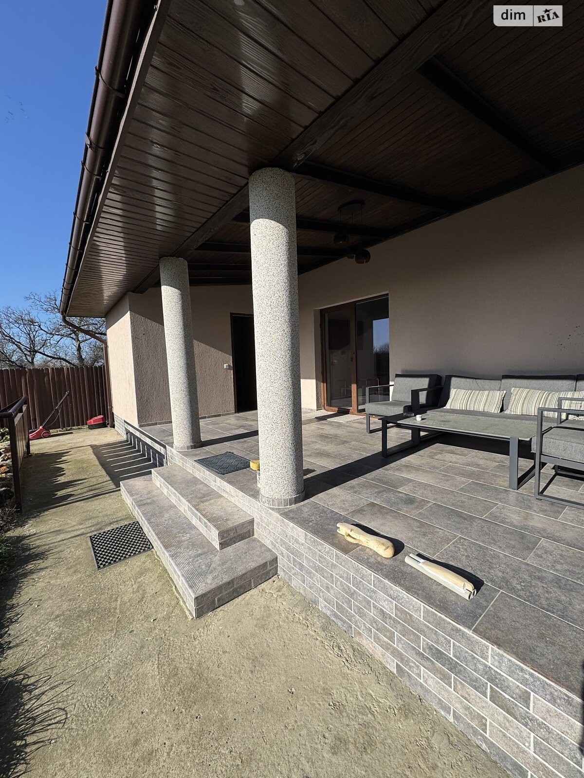 двухэтажный дом с мебелью, 140 кв. м, кирпич. Сдается помесячно в Ужгороде, в районе Новый фото 1 двухэтажный дом с мебелью, 140 кв. м, кирпич. Сдается помесячно в Ужгороде, в районе Новый фото 1