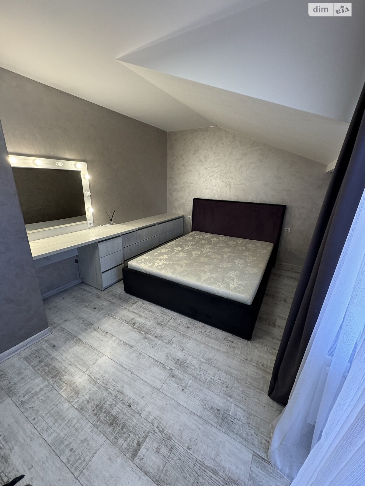 двухэтажный дом с мебелью, 140 кв. м, кирпич. Сдается помесячно в Ужгороде, в районе Новый фото 1 двухэтажный дом с мебелью, 140 кв. м, кирпич. Сдается помесячно в Ужгороде, в районе Новый фото 1