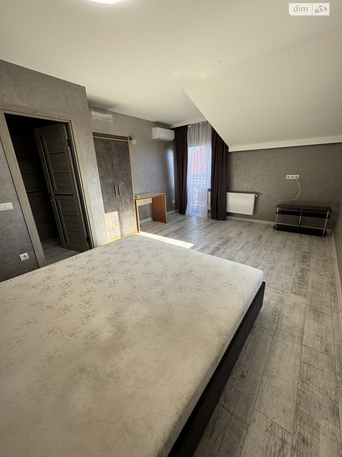 двухэтажный дом с мебелью, 140 кв. м, кирпич. Сдается помесячно в Ужгороде, в районе Новый фото 1 двухэтажный дом с мебелью, 140 кв. м, кирпич. Сдается помесячно в Ужгороде, в районе Новый фото 1