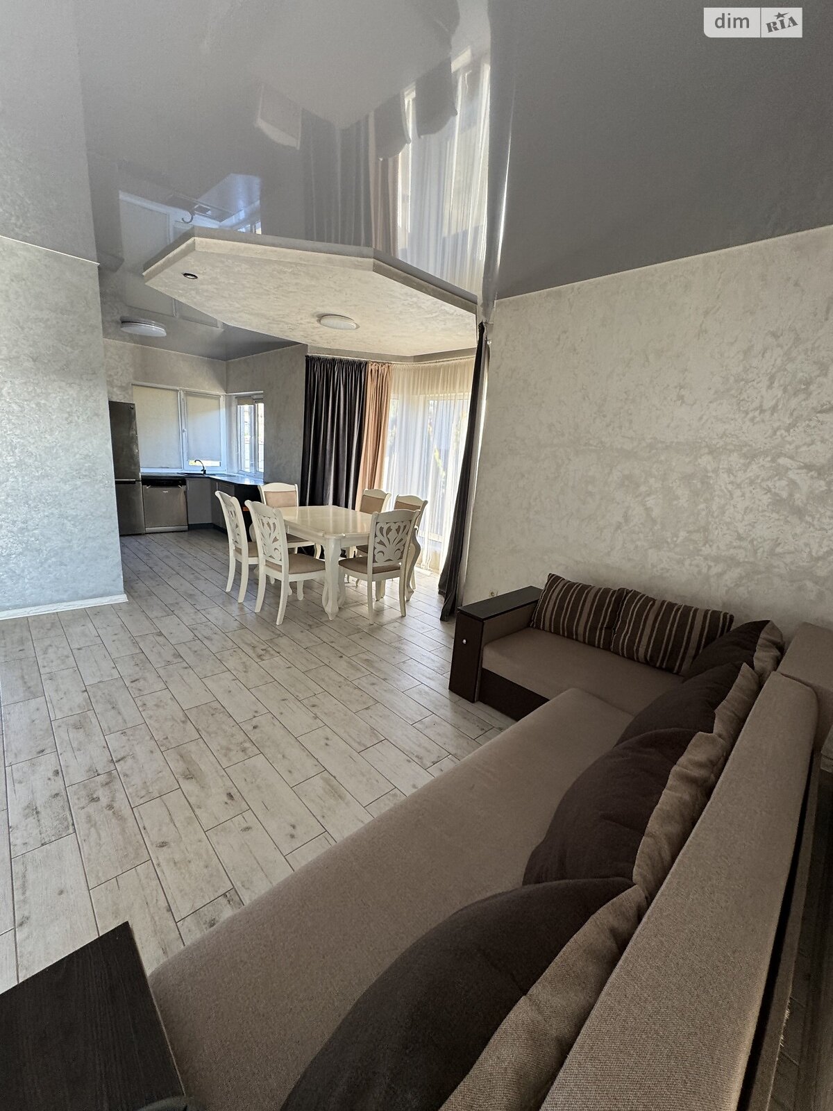 двухэтажный дом с мебелью, 140 кв. м, кирпич. Сдается помесячно в Ужгороде, в районе Новый фото 1 двухэтажный дом с мебелью, 140 кв. м, кирпич. Сдается помесячно в Ужгороде, в районе Новый фото 1