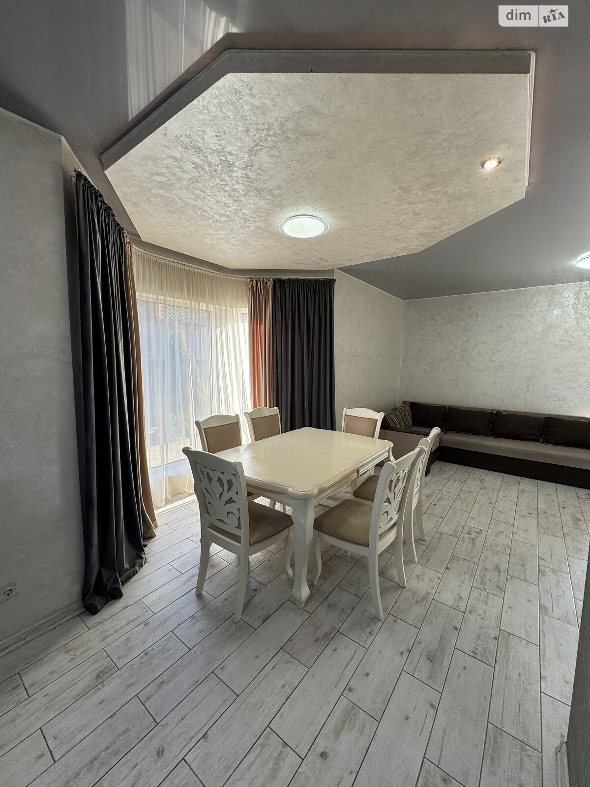 двухэтажный дом с мебелью, 140 кв. м, кирпич. Сдается помесячно в Ужгороде, в районе Новый фото 1 двухэтажный дом с мебелью, 140 кв. м, кирпич. Сдается помесячно в Ужгороде, в районе Новый фото 1