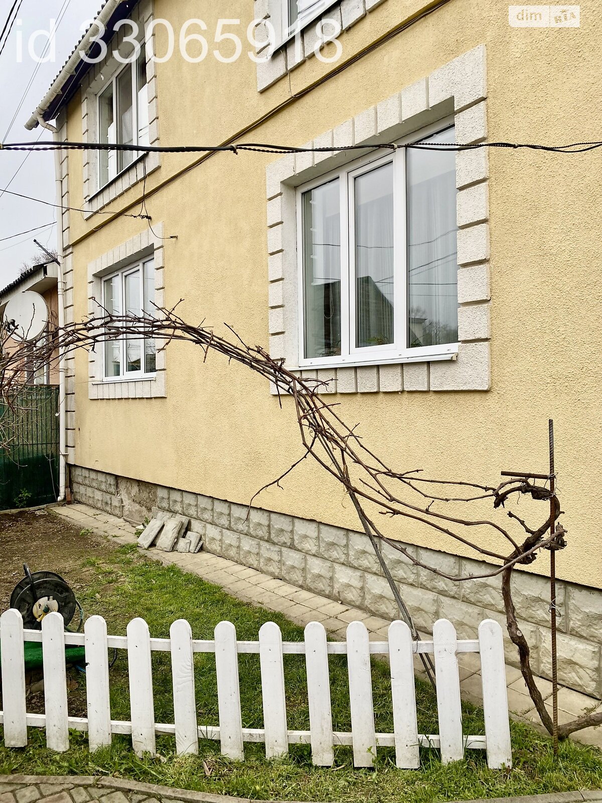 двоповерховий будинок з верандою, 134 кв. м, цегла. Здається помісячно в Ужгороді, в районі Промисловий фото 1 двопроверховий будинок з верандою, 134 кв. м, цегла. Здається помісячно в Ужгороді, в районі Промисловий фото 1