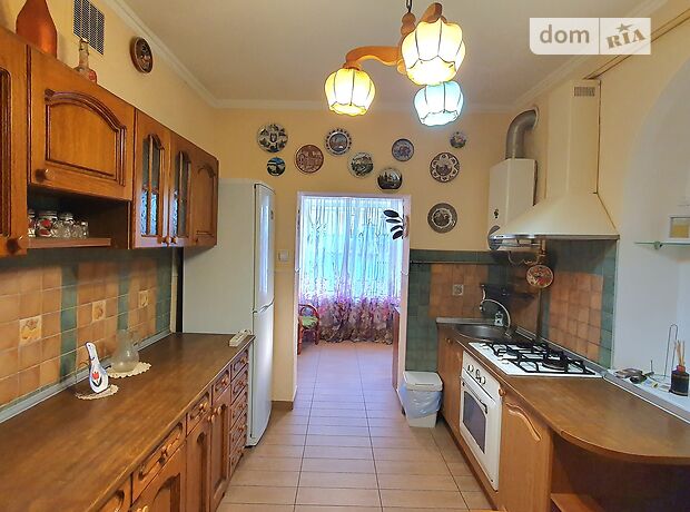 одноэтажный дом с гаражом, 70 кв. м, кирпич. Сдается помесячно в Ужгороде, в районе Пьяный базар фото 1 одноэтажный дом с гаражом, 70 кв. м, кирпич. Сдается помесячно в Ужгороде, в районе Пьяный базар фото 1