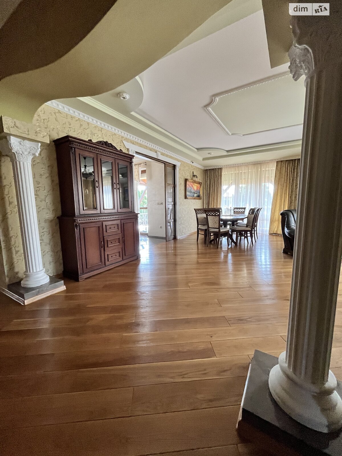 двоповерховий будинок з гаражем, 268 кв. м, цегла. Здається помісячно в Ужгороді, в районі Садовий фото 1 двопроверховий будинок з гаражем, 268 кв. м, цегла. Здається помісячно в Ужгороді, в районі Садовий фото 1