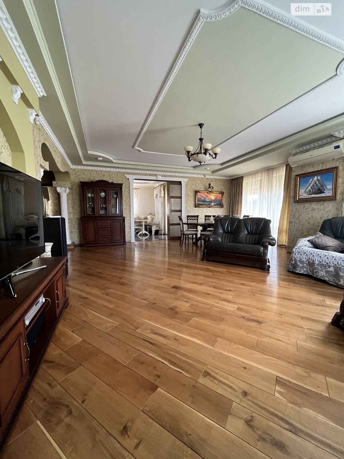 двоповерховий будинок з гаражем, 268 кв. м, цегла. Здається помісячно в Ужгороді, в районі Садовий фото 1 двопроверховий будинок з гаражем, 268 кв. м, цегла. Здається помісячно в Ужгороді, в районі Садовий фото 1
