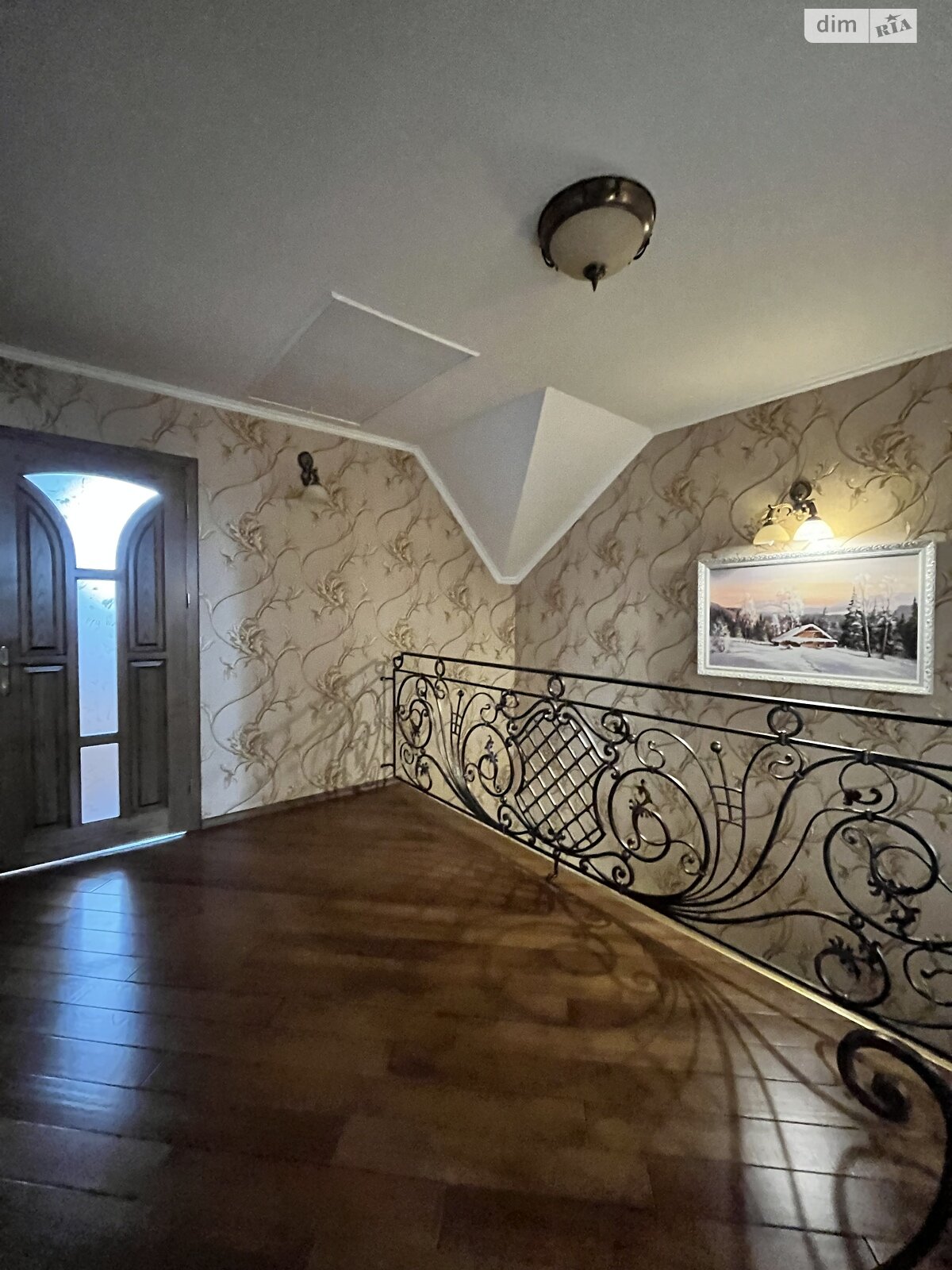 двоповерховий будинок з гаражем, 268 кв. м, цегла. Здається помісячно в Ужгороді, в районі Садовий фото 1 двопроверховий будинок з гаражем, 268 кв. м, цегла. Здається помісячно в Ужгороді, в районі Садовий фото 1