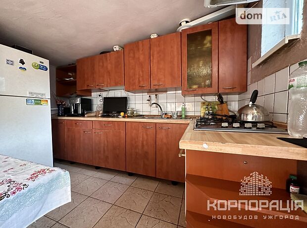 одноэтажный дом с ремонтом, 100 кв. м, кирпич. Сдается помесячно в Ужгороде, в районе Шахта фото 1 одноэтажный дом с ремонтом, 100 кв. м, кирпич. Сдается помесячно в Ужгороде, в районе Шахта фото 1