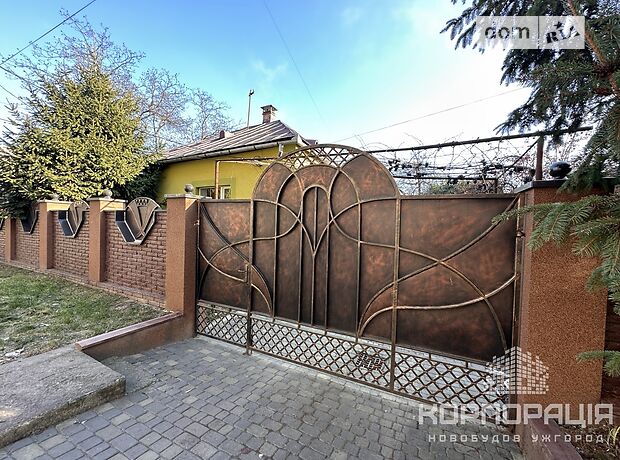одноэтажный дом с ремонтом, 100 кв. м, кирпич. Сдается помесячно в Ужгороде, в районе Шахта фото 1 одноэтажный дом с ремонтом, 100 кв. м, кирпич. Сдается помесячно в Ужгороде, в районе Шахта фото 1