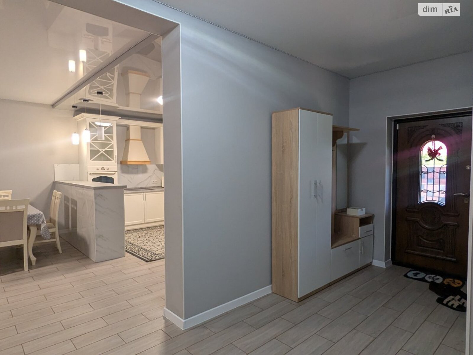 одноэтажный дом с гаражом, 140 кв. м, кирпич. Сдается помесячно в Ужгороде, в районе Табла-1 фото 1