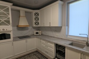 одноэтажный дом с гаражом, 140 кв. м, кирпич. Сдается помесячно в Ужгороде, в районе Табла-1 фото 2