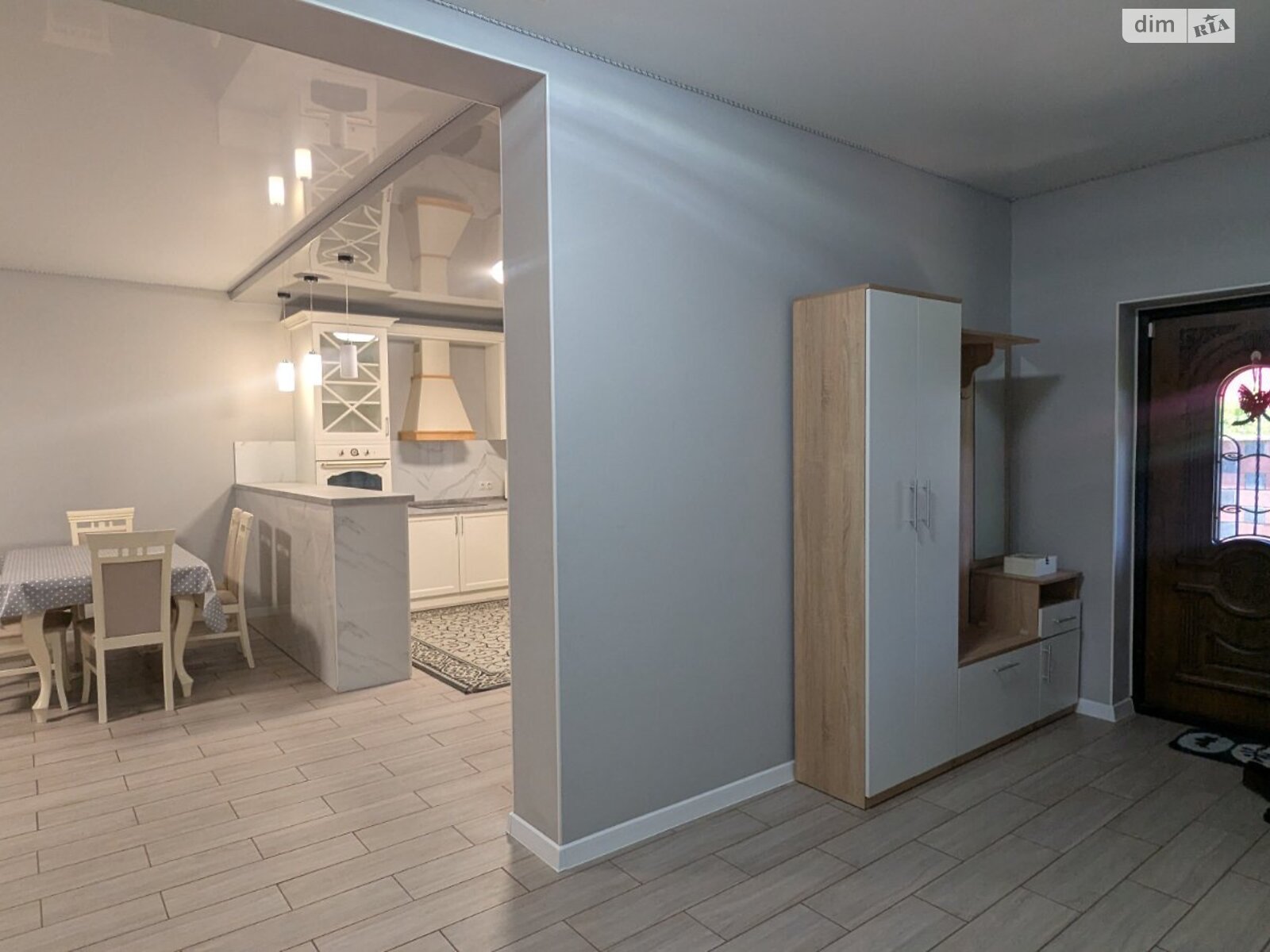 одноэтажный дом с гаражом, 140 кв. м, кирпич. Сдается помесячно в Ужгороде, в районе Табла-1 фото 1